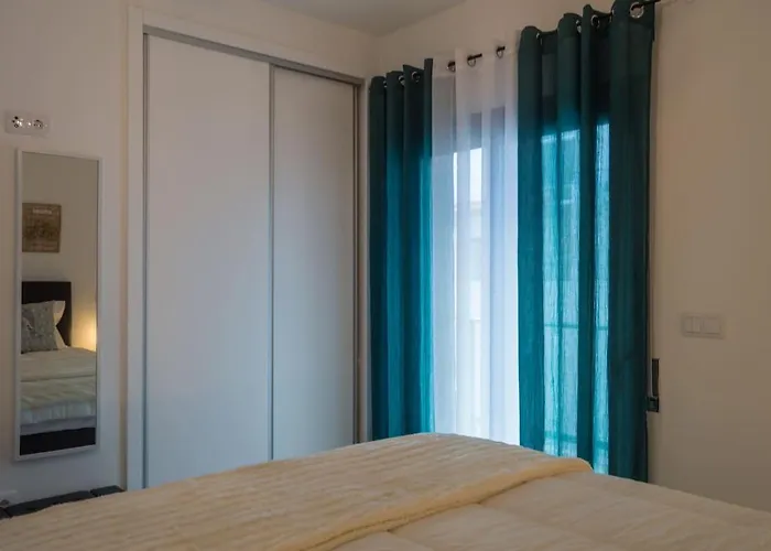 Apartment What A Life! *