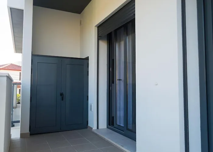 Apartment What A Life! *