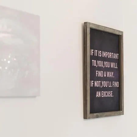 דירה What A Life!